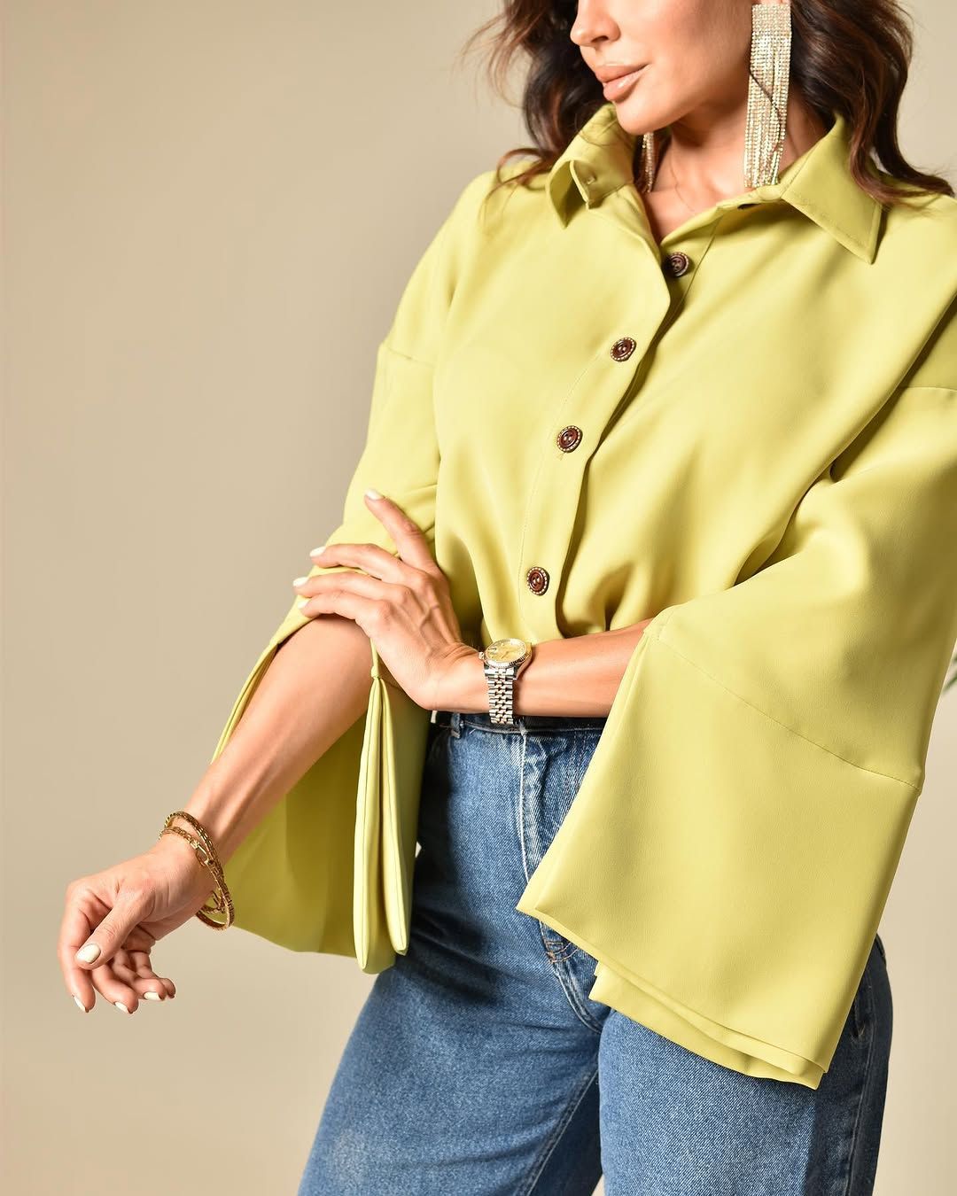 Bell-sleeve shirt
