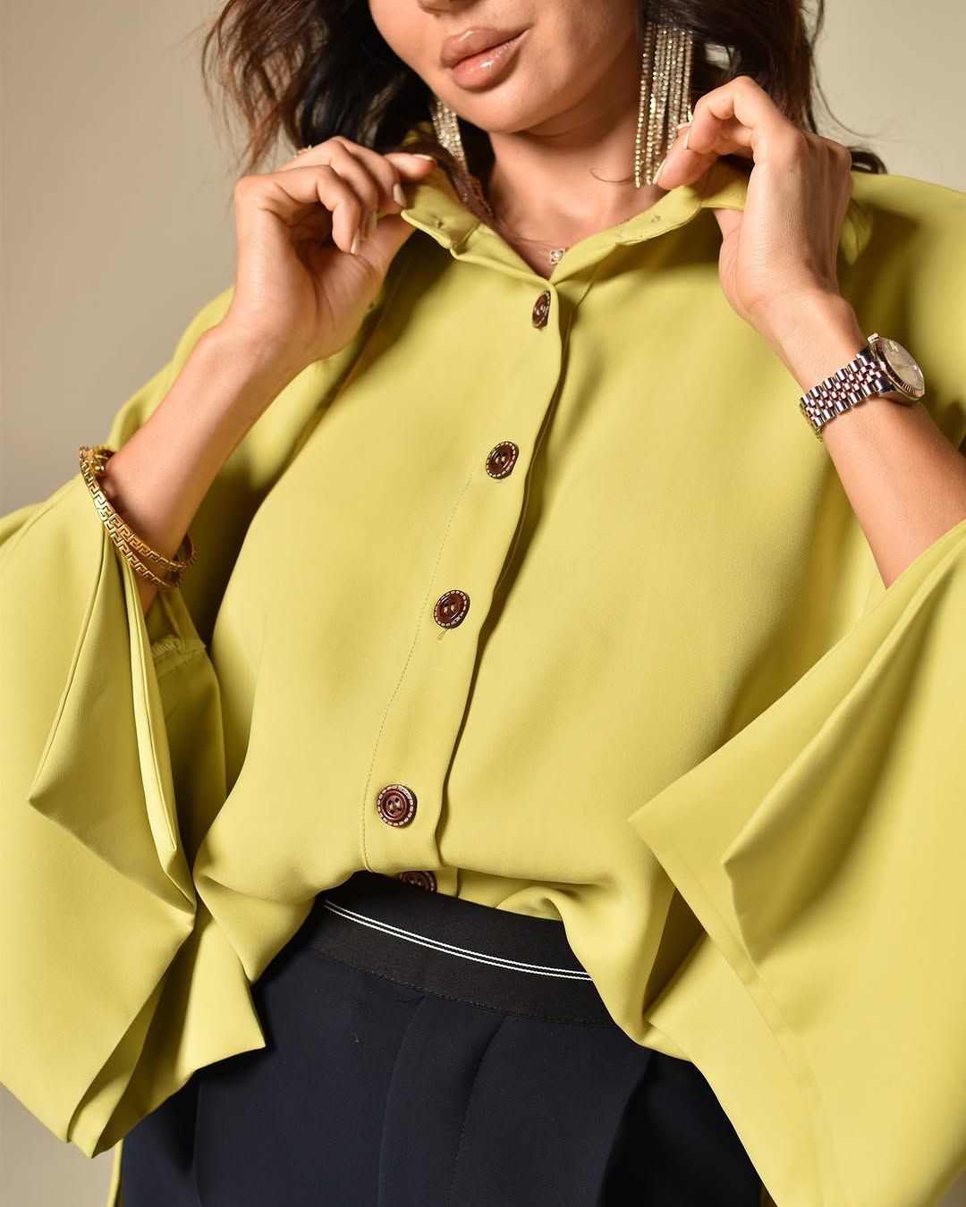 Bell-sleeve shirt
