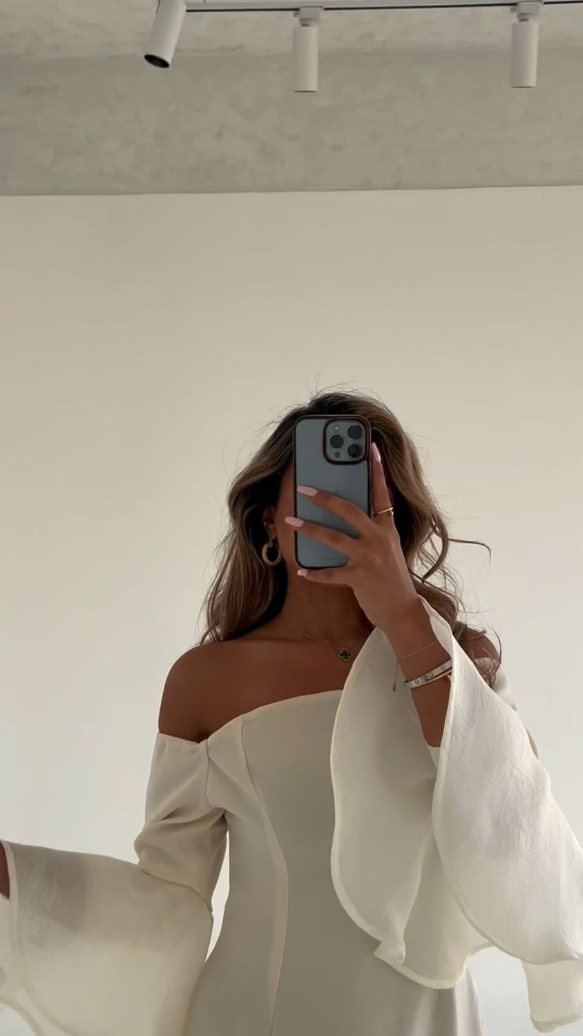 Bell-sleeve midi