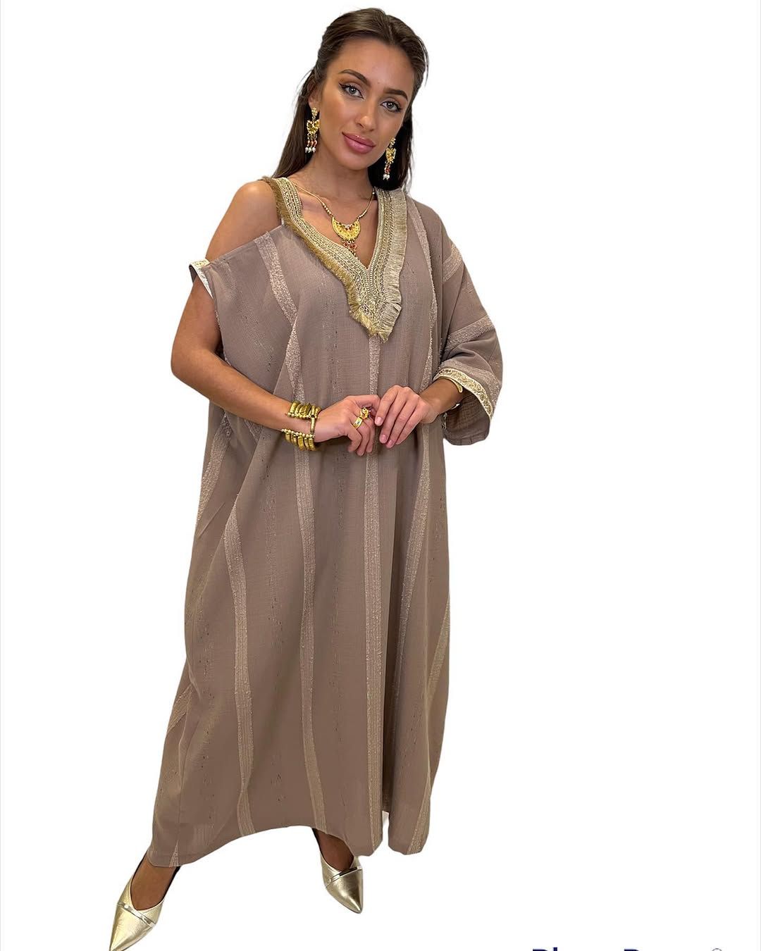 Cold-shoulder kaftan