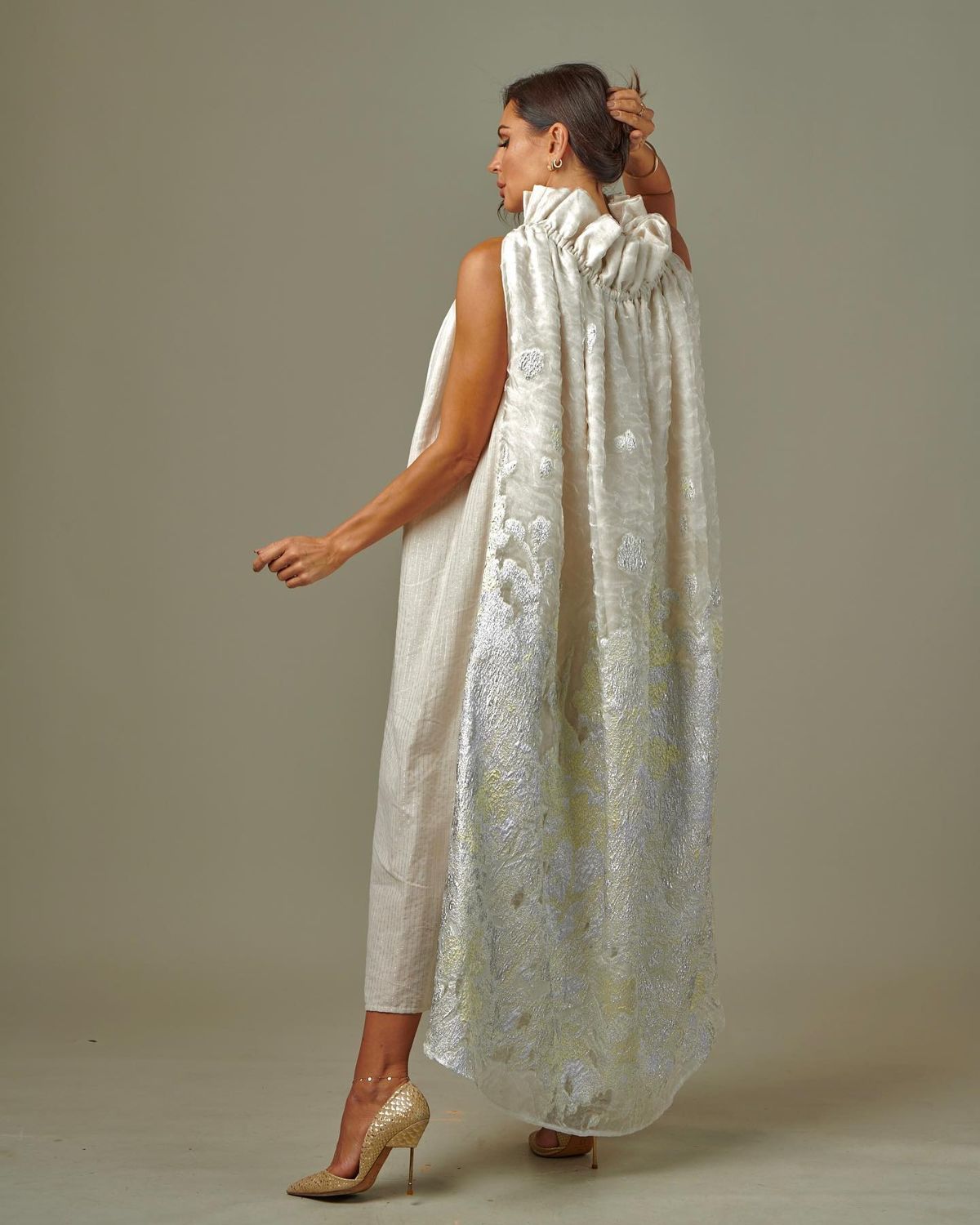 Jacquard off-shoulder kaftan